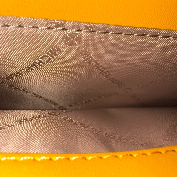 Michael Kors Jet Set Large Leather Crossbody
Bag Jasmine yellow - Picture 10 of 12